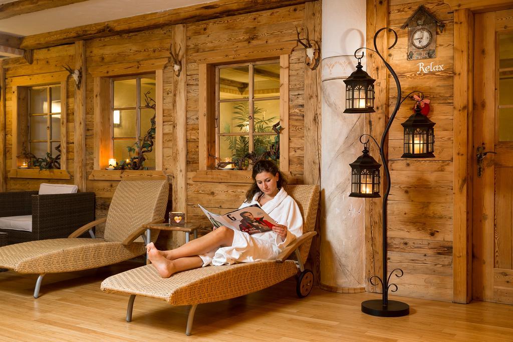 Hotel Bel Sit Корвара ин Бадия Екстериор снимка