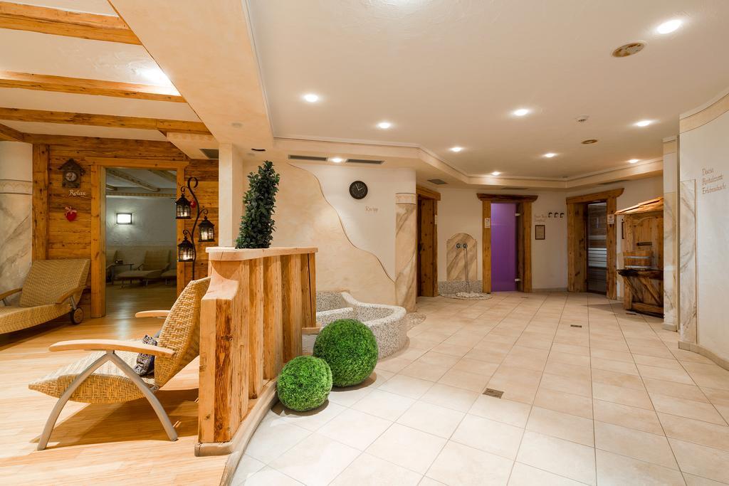 Hotel Bel Sit Корвара ин Бадия Екстериор снимка