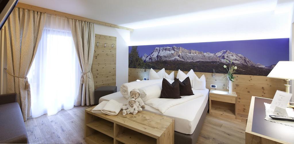 Hotel Bel Sit Корвара ин Бадия Екстериор снимка