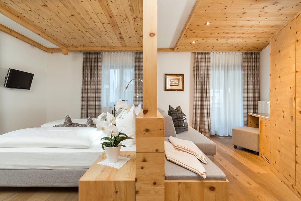 Hotel Bel Sit Корвара ин Бадия Екстериор снимка