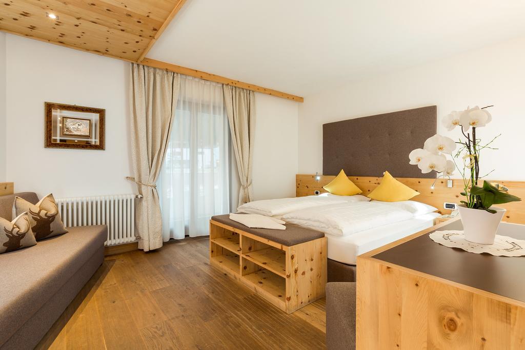 Hotel Bel Sit Корвара ин Бадия Екстериор снимка