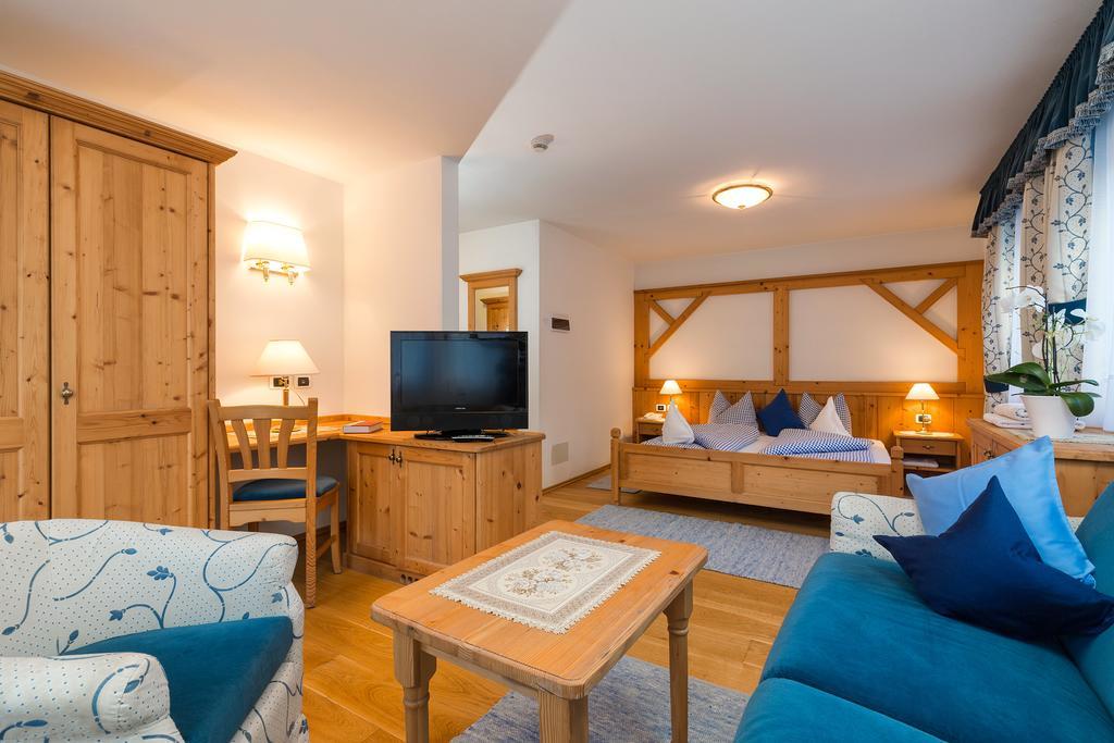 Hotel Bel Sit Корвара ин Бадия Екстериор снимка