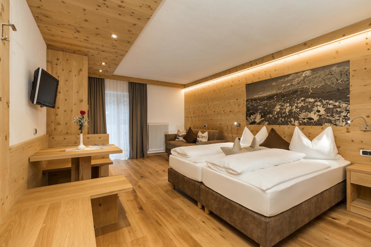 Hotel Bel Sit Корвара ин Бадия Екстериор снимка